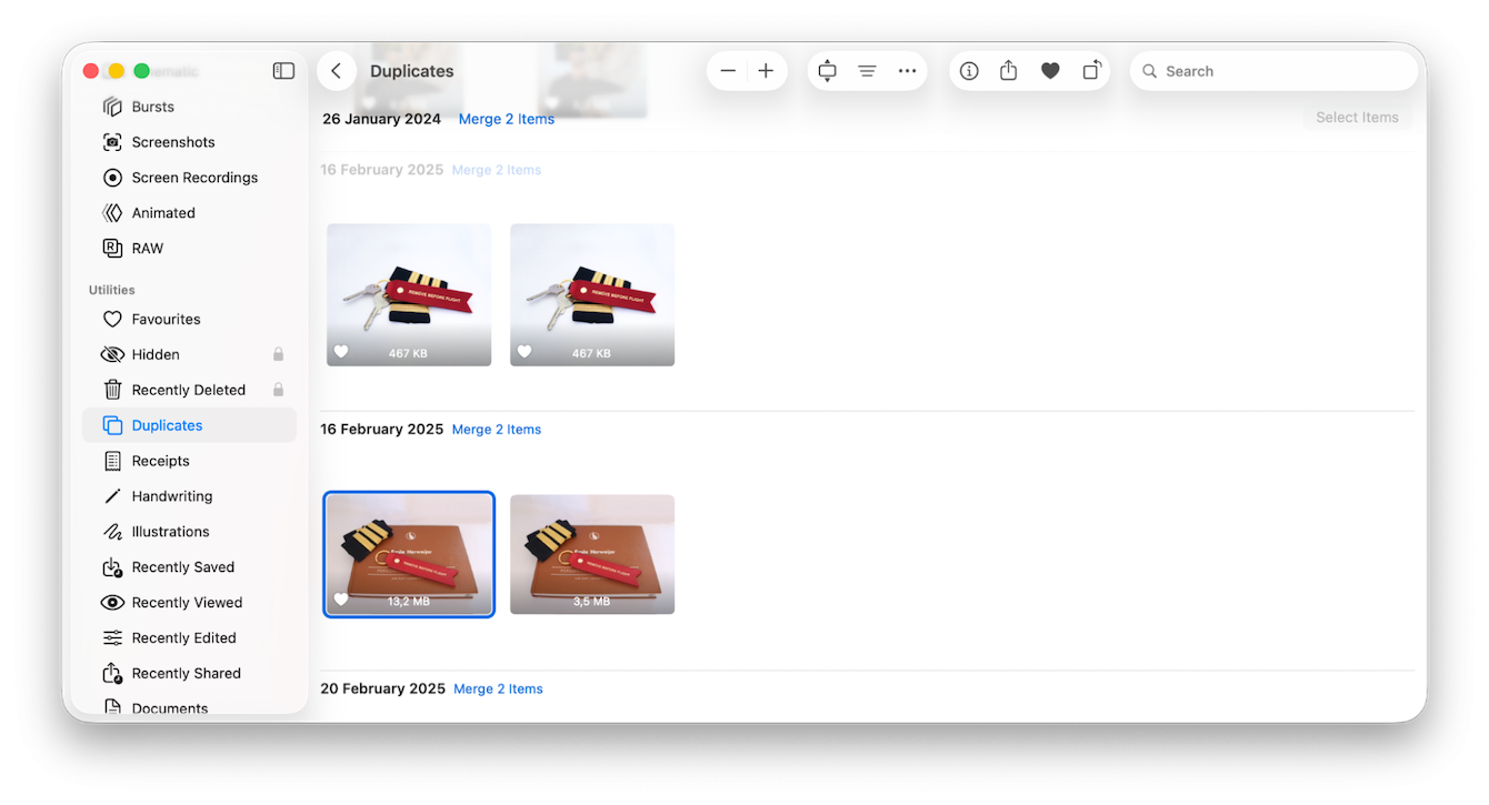 Duplicates album in Photos app